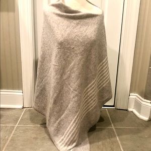100% Cashmere light gray poncho